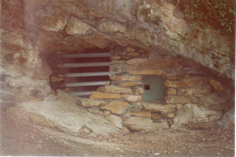 photo d'une fermeture de grotte