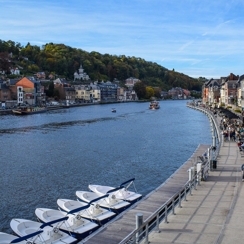 Meuse-Dinant-carre.jpg