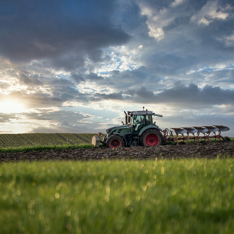 tracteur-carre.jpg